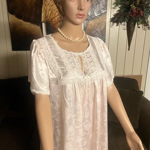 Vintage~ Christian Dior Size Medium Pink Elegant Nightgown